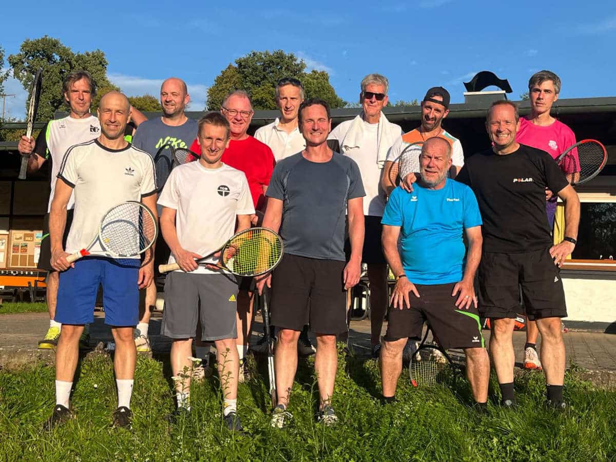 Bild der Mannschaften TC Wannweil und Kusterdingen.